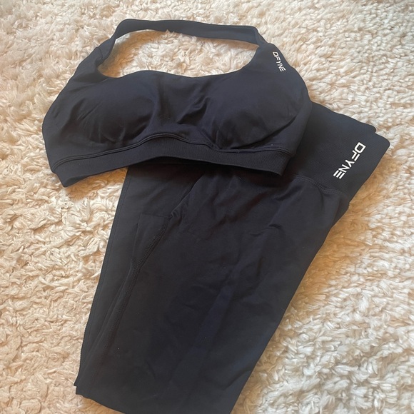 DFYNE - Black Workout Leggings and Sport Bra Set - Picture 2 of 8